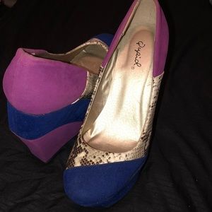 COLORFUL WEDGES